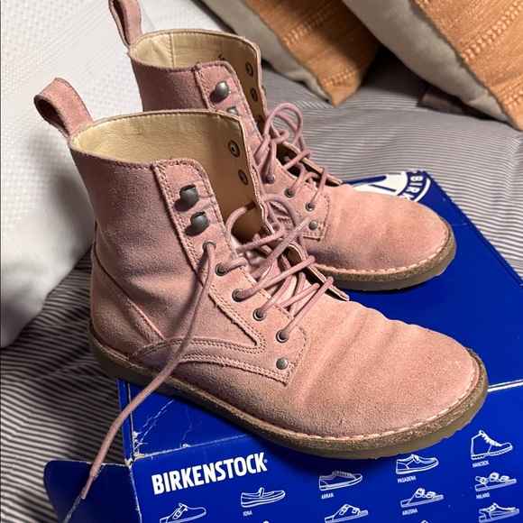 Birkenstock Shoes - Women’s Birkenstock size 9 Bryson boots pink